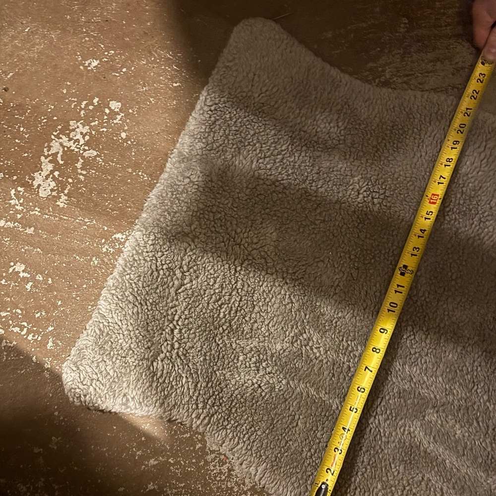 Soft Gray Rug - Picture 2 of 3